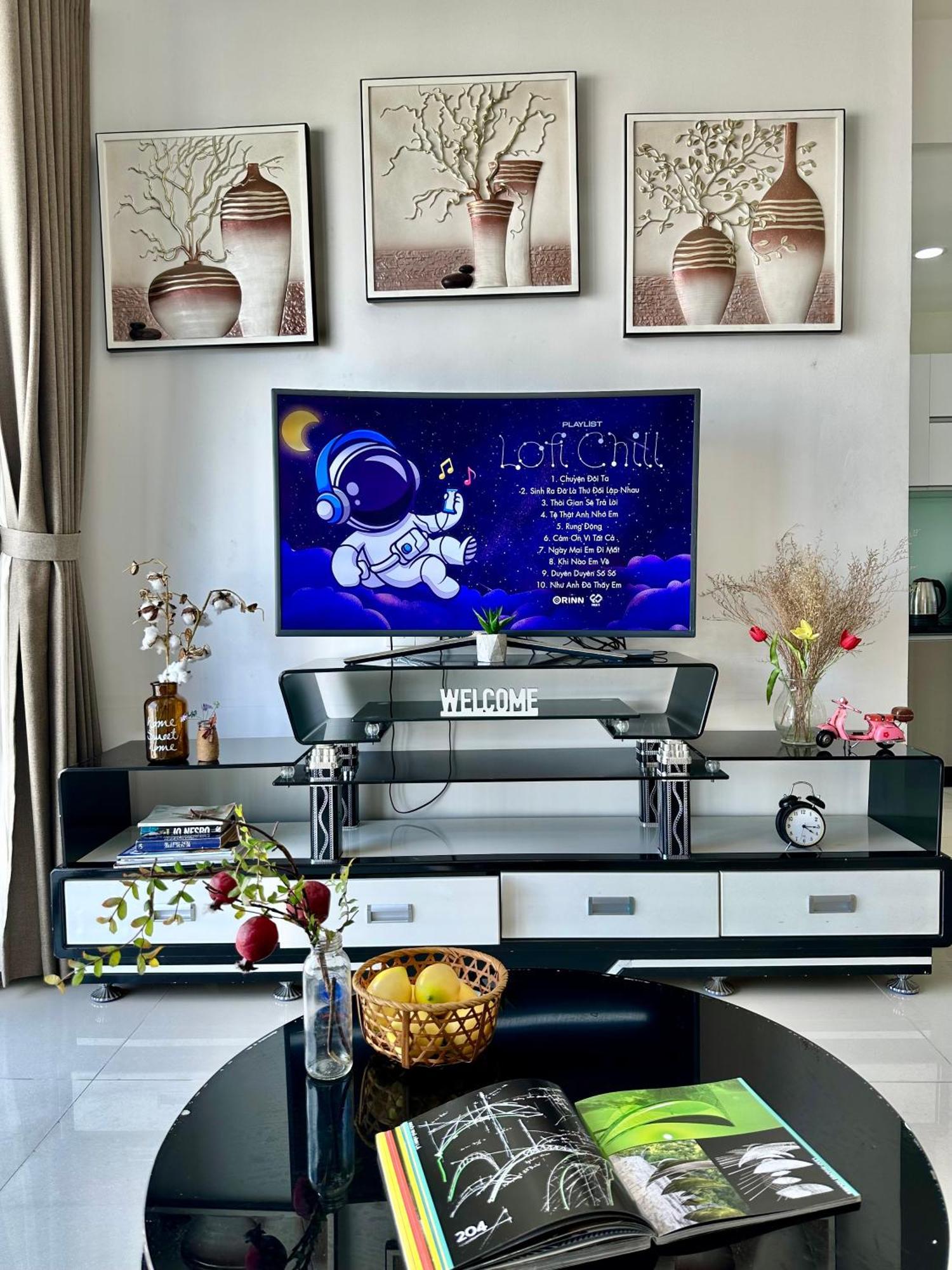 Soho - Central, 10mins To Benthanh Market, Buivien Street * Ho Chi Minh City
