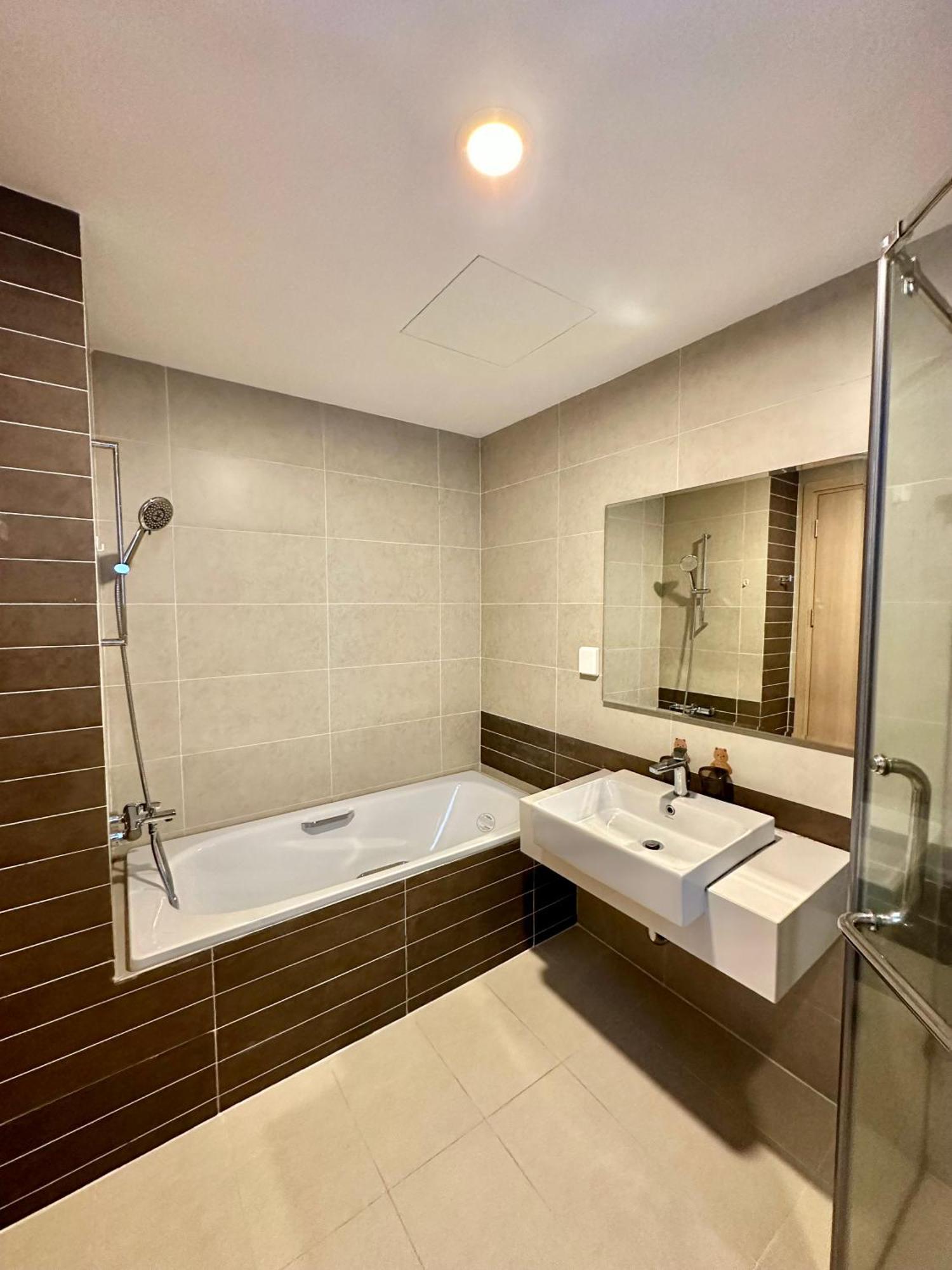 Soho - Central, 10mins To Benthanh Market, Buivien Street *